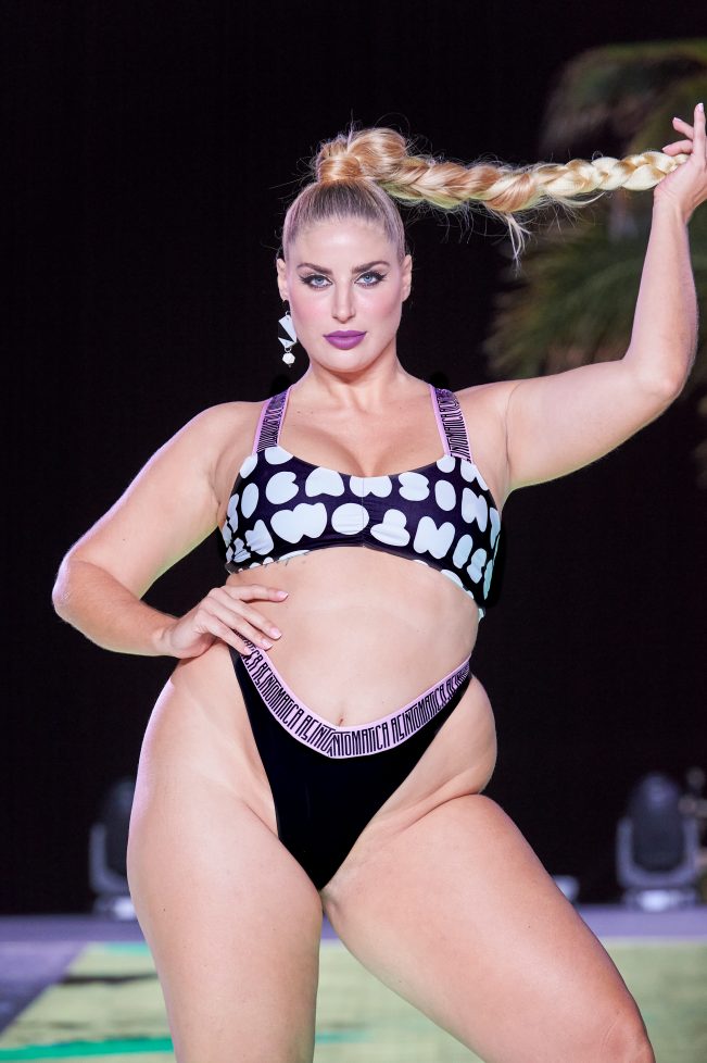<b>BIKINI</b><br> <i>Curvy Asintomática 1